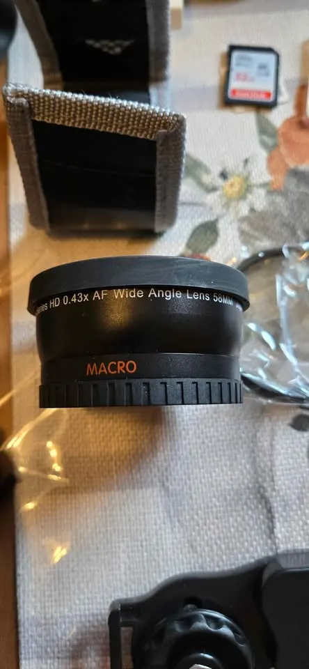 Canon DSLR Camera Kit Rental – Lens, Battery, Bag Included Included Included Included Canon DSLR